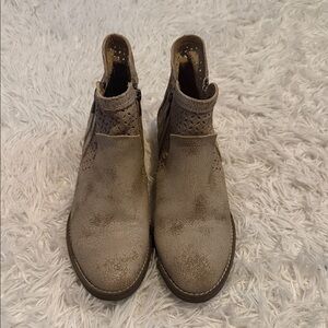 Distressed Tan Ankle Boots